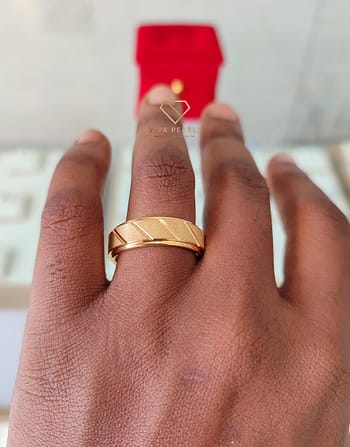 Infinite Love Gold Wedding Band